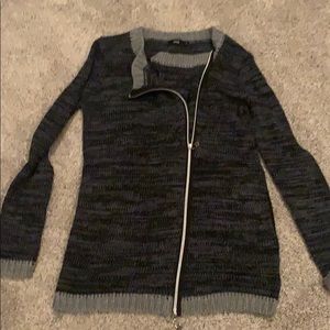 Sweater with zipper